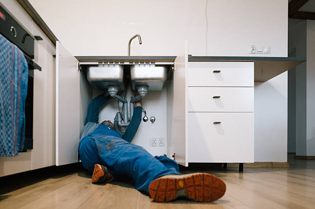Professional Leak Detection technician working in Astatula, FL